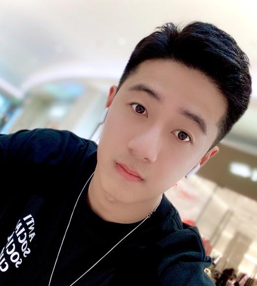 Mengjiang Huang